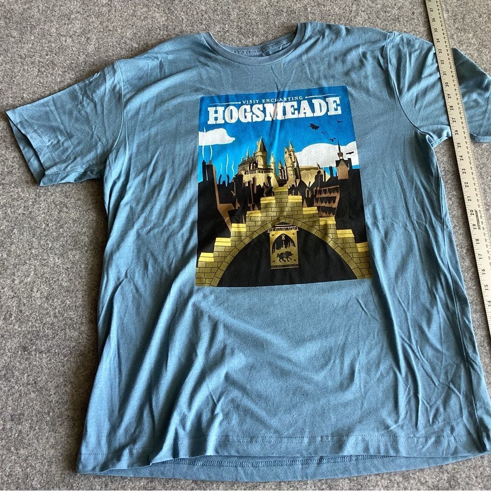 Universal Studios Clothing Brand, Hogsmeade Graphic T-Shirt, Size -
Extra Large